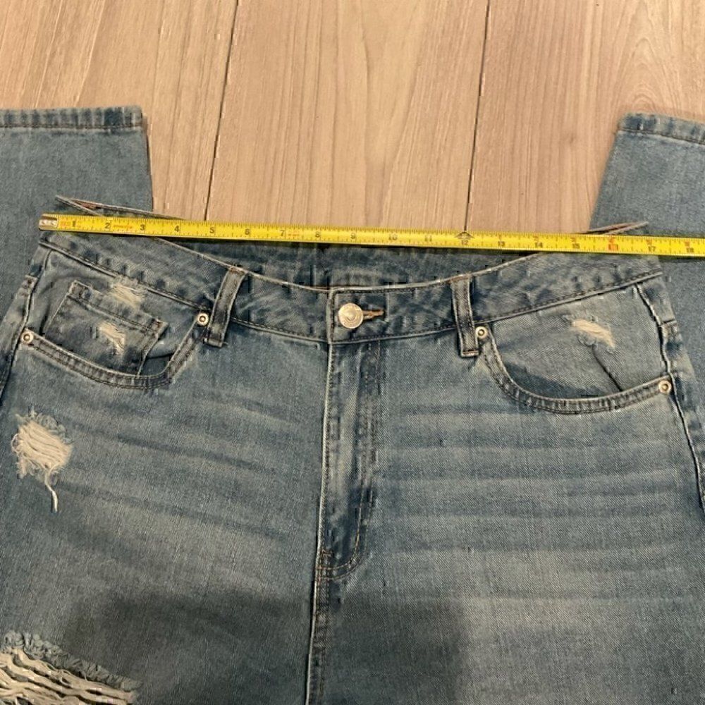 High- Rise Distressed Mom Jeans - Picture 12 of 13